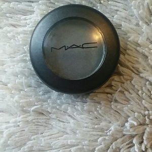 Mac eye shadow shade:Knight A18